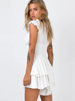 Princess Polly The Love Galore Romper White -Femme Flair 3 modelinfo cathlin us2 cfb4b3ef 7f4c 4e16 887a 637251b9886d