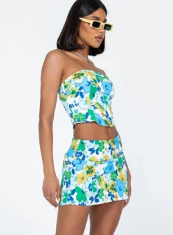 Princess Polly Chadwick Mini Skirt White -Femme Flair 3 modelinfo chiara us2 ac28946e 8b81 414e a1ea bca04ee54d4b