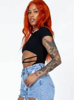 Princess Polly Nicola Bodysuit Black -Femme Flair 3 modelinfo chlo us4 3b719305 95a0 4c6f 9385 3f12fb9535c3