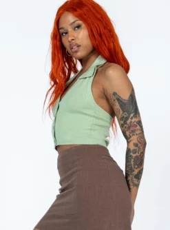 Princess Polly Aydin Top Light Green -Femme Flair 3 modelinfo chlo us4 562a2450 83e0 4f28 ab4a 719972c07c1c