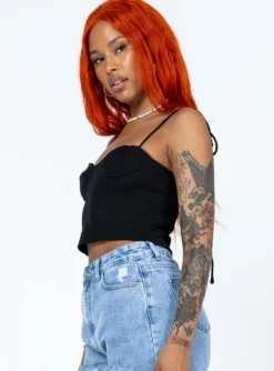 Princess Polly Mathea Top Black -Femme Flair 3 modelinfo chlo us4 a94f20be c535 430a af01 e9c6cf8a9024