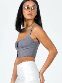 Princess Polly Carvey Top Slate -Femme Flair 3 modelinfo christy us2 031a6882 98e1 4845 8879 1556879c4588