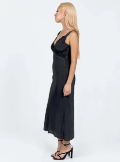 Princess Polly Hannelle Maxi Dress Black -Femme Flair 3 modelinfo dechen us4 00b4d430 0e37 4cce 8781 0df143defd99