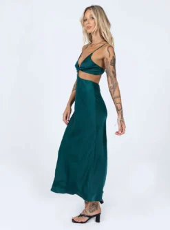 Princess Polly Nora Maxi Dress Green -Femme Flair 3 modelinfo emma leigh us4 18c105a6 2b85 40ef 8563 4a71846f1e59