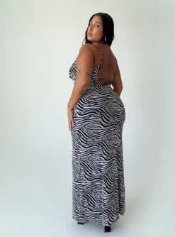 Knox Maxi Dress Zebra Curve -Femme Flair 3 modelinfo javi us14 75c7897d e346 4fd2 863f 57e8aa2426d2