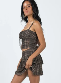 Woodlands Mini Skirt Multi -Femme Flair 3 modelinfo jenaya us2 acc6764a 25f9 4ebb ba93 e9d5ca25c4ca