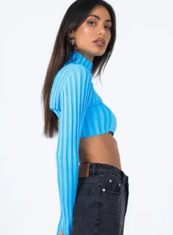Princess Polly Sheridan Turtleneck Sweater Blue -Femme Flair 3 modelinfo jess us2 301f5b9e 65ba 4315 b3e9 581b22916bdc