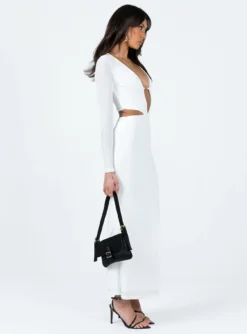 Princess Polly Everton Maxi Dress White -Femme Flair 3 modelinfo josephine us2 20e2bf5a 9e3d 4466 89e5 878022db6638