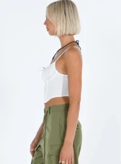 Princess Polly Nara Corset Top Ivory -Femme Flair 3 modelinfo kauri us2 3ff2bd49 2cc8 4192 b305 1e879fed6ae6