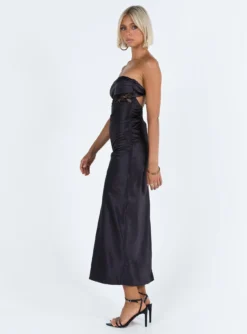 Bellwood Strapless Maxi Dress Black -Femme Flair 3 modelinfo kauri us2 58cb328b 39cf 47f3 9968 10cc3a0a2824