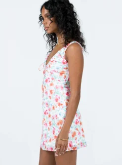 Bareena Mini Dress Multi -Femme Flair 3 modelinfo kristen us2 e1e2e13d fa08 45de 9a0a d3ed8d06fafc