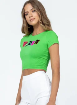 Princess Polly Vibin Tee Green 8 Princess Polly Vibin Tee Green -Femme Flair 3 modelinfo margaret us2 jpg 0fcd15bd bf59 4586 8558 294359b8e220