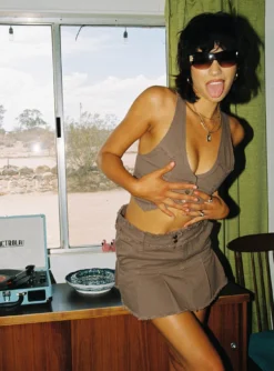 Princess Polly Bass Drop Mid Rise Mini Skirt Khaki 7 Princess Polly Bass Drop Mid Rise Mini Skirt Khaki -Femme Flair 3 modelinfo megan us4 5e14d34c 73c2 4db7 a8f7 83d406c194c5