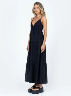 Princess Polly Chelsea Maxi Dress Black 6 Princess Polly Chelsea Maxi Dress Black -Femme Flair 3 modelinfo nathalia us2 d2a687ba eea4 4040 b7ba fcf2032eae1e