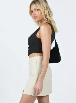 Princess Polly Ravyn Skort Beige Pinstripe -Femme Flair 3 modelinfo susanna us4 db180c3a e734 4bdd ad24 43520948b599