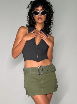 Princess Polly Iconic Cargo Mini Skirt Khaki 19 Princess Polly Iconic Cargo Mini Skirt Khaki -Femme Flair 3 modelinfo tamika us2 509c6b2b 639e 4007 9673 31b64b3794ec