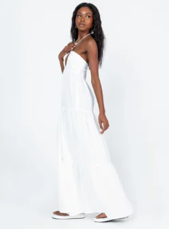 Princess Polly Lincoln Maxi Dress White -Femme Flair 3 modelinfo tori us2 55b236ac f300 495d b5e8 da7f1f2990aa