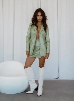 Princess Polly Good Vibes Mini Skirt Green 10 Princess Polly Good Vibes Mini Skirt Green -Femme Flair 3 acc0eefe 5b3e 4be7 98ff 738962b93f4e