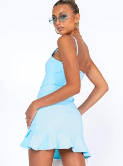 Princess Polly Kiribati Mini Dress Blue -Femme Flair 4 modelinfo Alexis us2 1daf8b8f e705 4801 8b6c 64b4944db98f