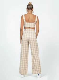 Princess Polly Huxley Set Beige Check 9 Princess Polly Huxley Set Beige Check -Femme Flair 4 modelinfo Alexis us2 803c8d18 f49e 44cd bdca b4d458fdeefa