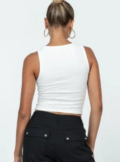 Princess Polly Shaina Top Ivory -Femme Flair 4 modelinfo Alexis us2 e0dfd054 b456 4549 b577 71f953b45f3a