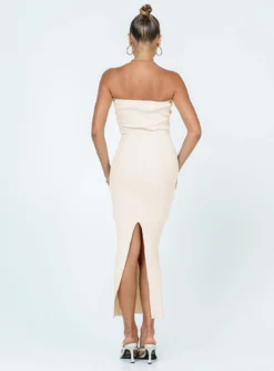 Jayan Strapless Maxi Dress White -Femme Flair 4 modelinfo Alexis us2 fc876ce9 6479 4ca6 becc 278d0b3f0973