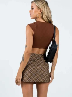Princess Polly Davenport Mini Skirt Brown 11 Princess Polly Davenport Mini Skirt Brown -Femme Flair 4 modelinfo Cathlin us2 9ea9716c 9a39 479c 943a ead60ccd9123