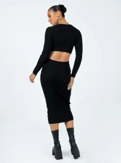 Princess Polly Languara Maxi Dress Black -Femme Flair 4 modelinfo Christy us2 e64eca4e 65fc 436b a381 40ad6c5cfb5f