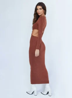 Princess Polly Luca Long Sleeve Maxi Dress Brown -Femme Flair 4 modelinfo Cindy US2 0e3c12d0 3c3c 477c a659 fdbbeddc4ffa