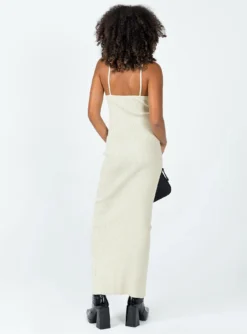 Casa Maxi Dress Cream -Femme Flair 4 modelinfo Cindy us4 38249344 6db8 40b2 93c8 7d016d116590