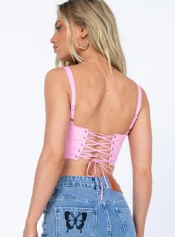 Princess Polly Etta Top Pink -Femme Flair 4 modelinfo Cynthia US4 05711354 0abb 42c4 9350 453b31b0116a