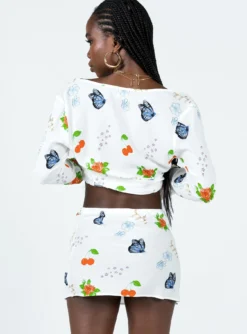 Drawn To You Mini Skirt Multi -Femme Flair 4 modelinfo Cynthia us4 5c8eb897 01b0 47c9 8436 ca005719670f