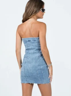 Princess Polly Houser Mini Dress Denim -Femme Flair 4 modelinfo Elise us2 2b515d6c 3831 4e58 aa18 009de6d99680