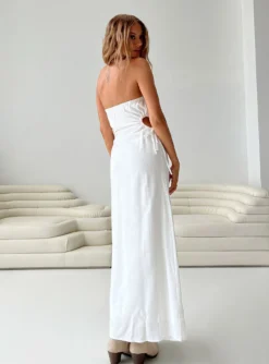 Princess Polly Azie Maxi Dress White 7 Princess Polly Azie Maxi Dress White -Femme Flair 4 modelinfo Elly us2 a0afcfb7 fede 4904 8c07 b81d5dcd4052