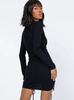 Princess Polly Mikayla Mini Dress Black -Femme Flair 4 modelinfo Feturi us2 5b00f085 36cd 4839 a876 8a8156da14b0