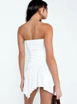 Adonis Mini Dress White -Femme Flair 4 modelinfo Josephine us2 a07740ee e298 4390 97a3 5d55425950dd