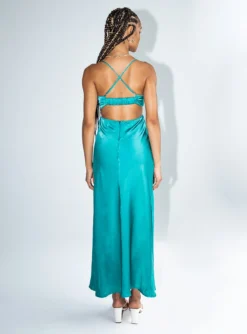 Princess Polly Weston Maxi Dress Green -Femme Flair 4 modelinfo Juliette US2 58a9105f d9c2 4d53 95c7 89ad9d8c93ea