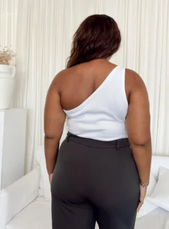 Carden Bodysuit White Curve 7 Carden Bodysuit White Curve -Femme Flair 4 modelinfo Paris us14 c7cd4d85 89a0 4b8d a771 1a1df5f3c542