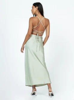 Princess Polly Dennings Maxi Dress Sage -Femme Flair 4 modelinfo Vivien us4 24f2590a 8722 41cf a222 0362474e8d03