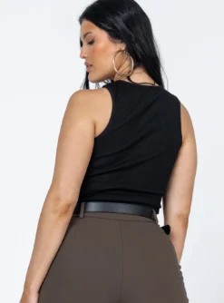 Sidney Top Black Eco 7 Sidney Top Black Eco -Femme Flair 4 modelinfo alicia us8 654b46d7 0e11 476b a3f6 265b693dcb4d