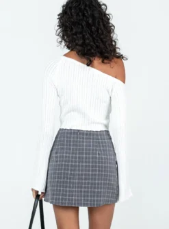 Princess Polly Selby Mini Skirt Grey Check 9 Princess Polly Selby Mini Skirt Grey Check -Femme Flair 4 modelinfo ariel us4 215dc5ab 6b8b 47ce a637 222b610ec0db