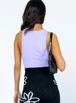 Princess Polly Grace Tank Top Purple -Femme Flair 4 modelinfo ashley us4 06f9b72b fd70 435c 9056 fbc132150e88