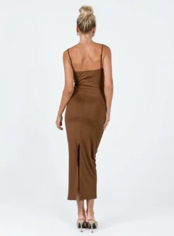 Ryleigh Maxi Dress Brown 9 Ryleigh Maxi Dress Brown -Femme Flair 4 modelinfo chelsea us4 d21be6c2 ecbe 409f aa55 a6286b2003da