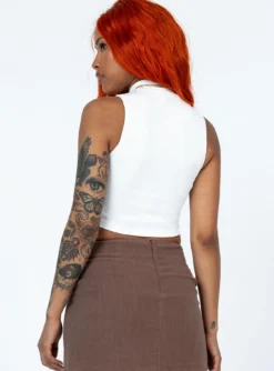 Princess Polly Emalda Top White 9 Princess Polly Emalda Top White -Femme Flair 4 modelinfo chlo us4 8482e926 7efc 437d 86f3 de0913e62192