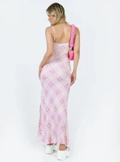 Amity Maxi Dress Pink Multi -Femme Flair 4 modelinfo chloe us2 b6b1c6b8 5bfe 407e 9bdb 65b760b5b16d