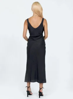 Princess Polly Hannelle Maxi Dress Black -Femme Flair 4 modelinfo dechen us4 0fc0a24e d2d1 42d0 b704 054198c503d8