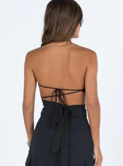 Howerton Top Black 11 Howerton Top Black -Femme Flair 4 modelinfo elise us2 2aef09c3 f50b 4640 88d0 36a038b43265