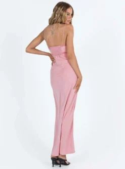 Emily Maxi Dress Gin Fizz Pink -Femme Flair 4 modelinfo elly us2 e9d0dc01 add8 4fe7 8ce3 a93376cd41ed
