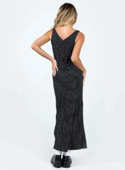 Princess Polly Nellie Maxi Dress Black Polka Dot -Femme Flair 4 modelinfo emma us2 363dfca9 7670 4088 9a57 20957d736147