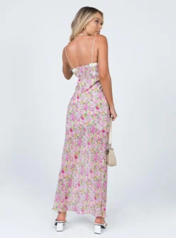 Princess Polly Emily Maxi Dress Pink Floral 9 Princess Polly Emily Maxi Dress Pink Floral -Femme Flair 4 modelinfo emma us2 4a407e35 f775 49df 8251 cfca71c9b369